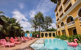 Royal Pineapple Hotel L A Welcome To Wealth And Good Fortune